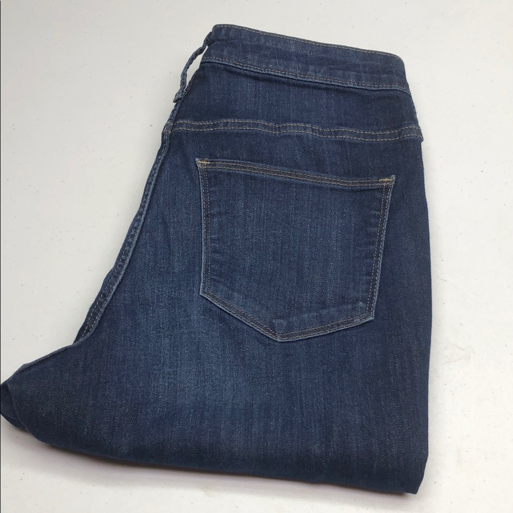 Universal Thread Women's High Rise Blue Jeans - Picture 10 of 11